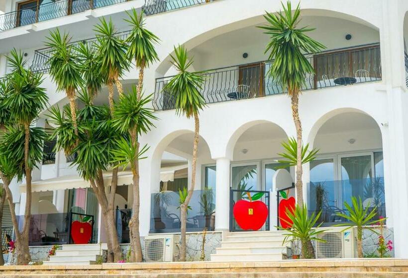 スーペリアースイート, Adam & Eve Suites