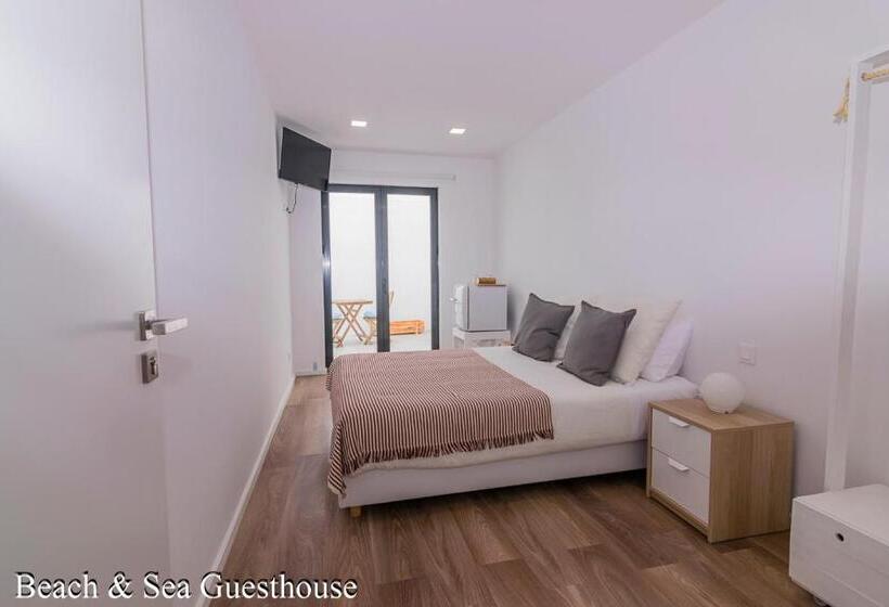 Suite with Terrace, Beach & Sea Guesthouse