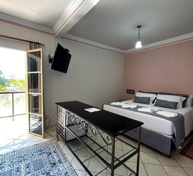 جناح مزود بجاكوزى, Fênix Plaza