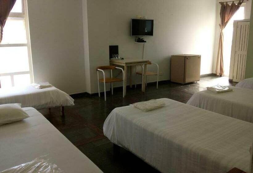 4인용 수피리어 룸, Trade Hotel Diadema