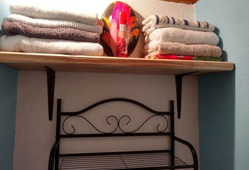 استودیوی استاندارد, Mainroad Suite