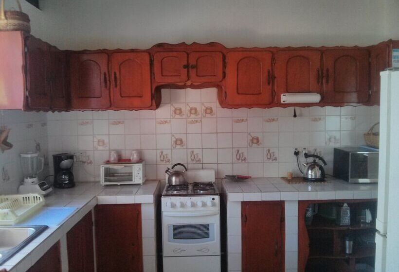 ویلای 3 خوابه, Mainroad Suite