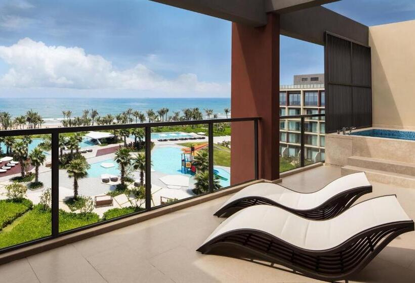 Люкс Вид на Море, Marriott Resort Xiangshui Bay