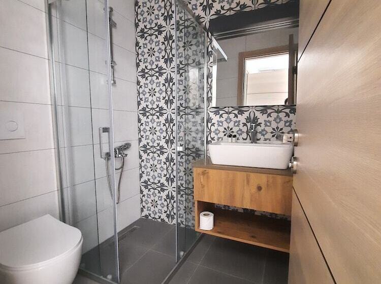 Номер Стандарт, Adil Otel