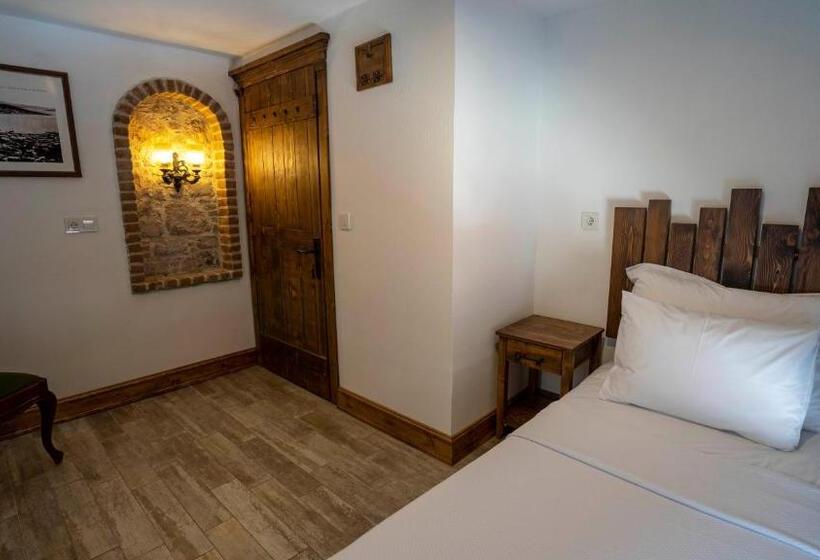 Люкс Повышенной Комфортности, Villa Pietra Butik Otel