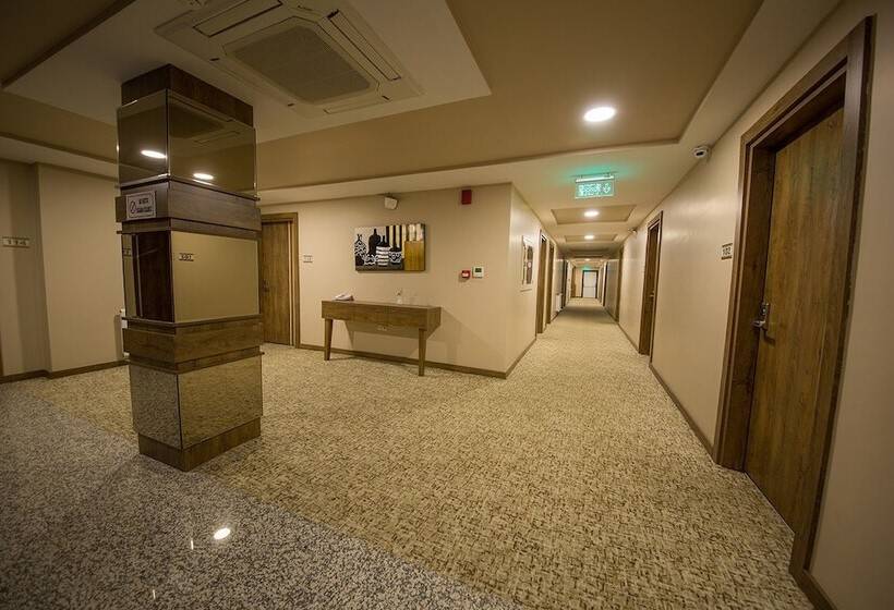 اتاق کلاس بیزنس, White Star