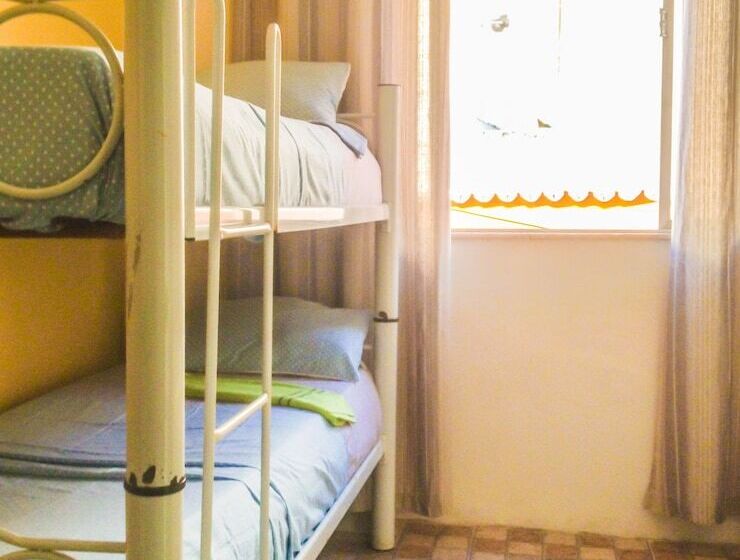 اتاق استاندارد چهار تخته, Hostel Da Providência