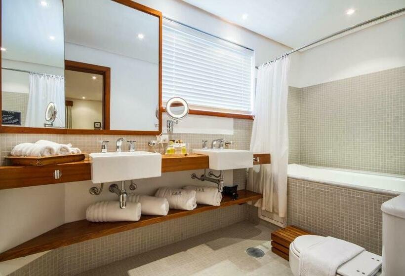 اتاق استاندارد با وان آب گرم, L.a.h. Hostellerie