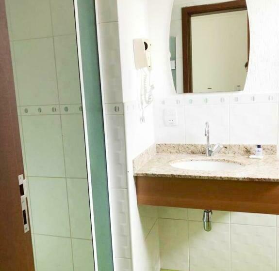 Quarto Estandar, Millian