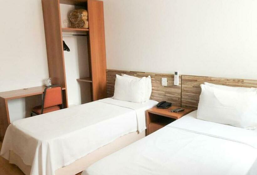 Quarto Estandar, Millian
