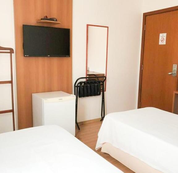 Quarto Triplo Estandar, Millian