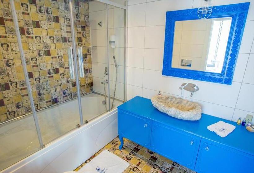 Полулюкс Вид на Озеро, Limnades Hotel İznik