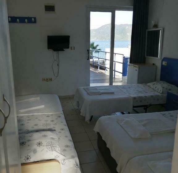 Standard Quadruple Room Sea View, Uysal Motel Beach