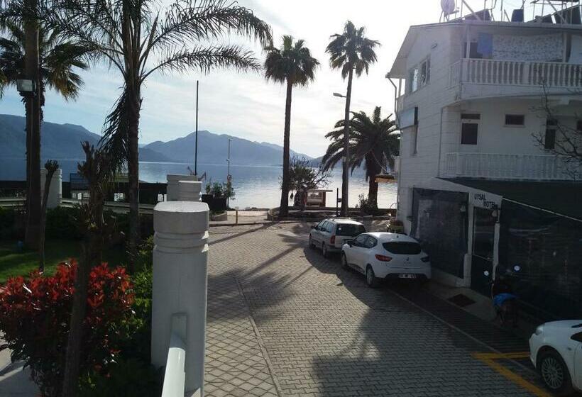 Standard Quadruple Room Sea View, Uysal Motel Beach