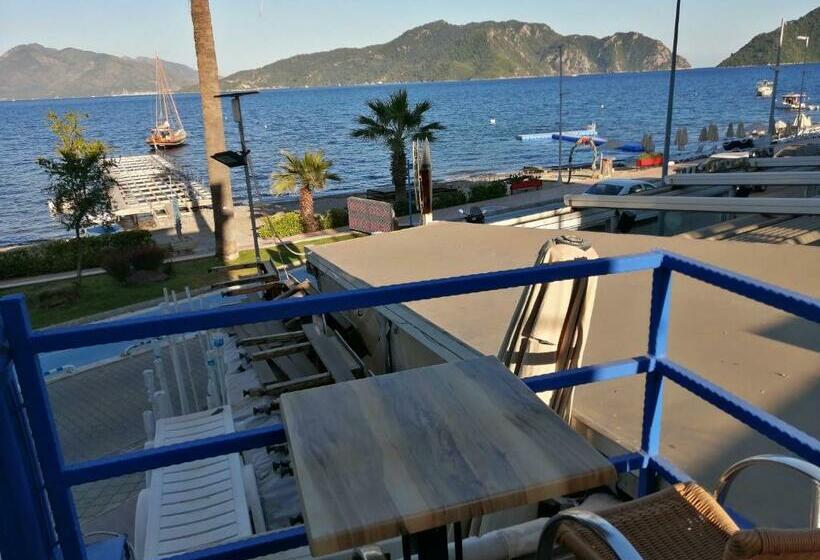 Standard Quadruple Room Sea View, Uysal Motel Beach