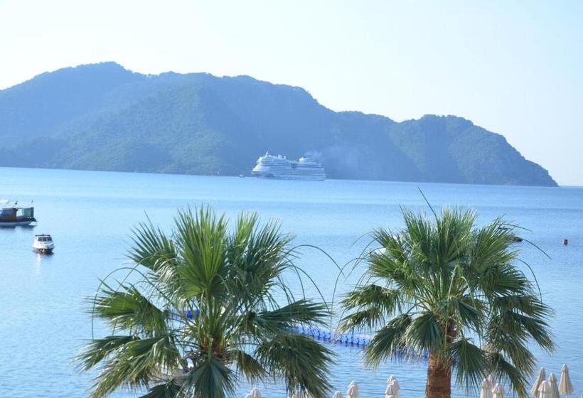 Standard Triple Room Sea View, Uysal Motel Beach