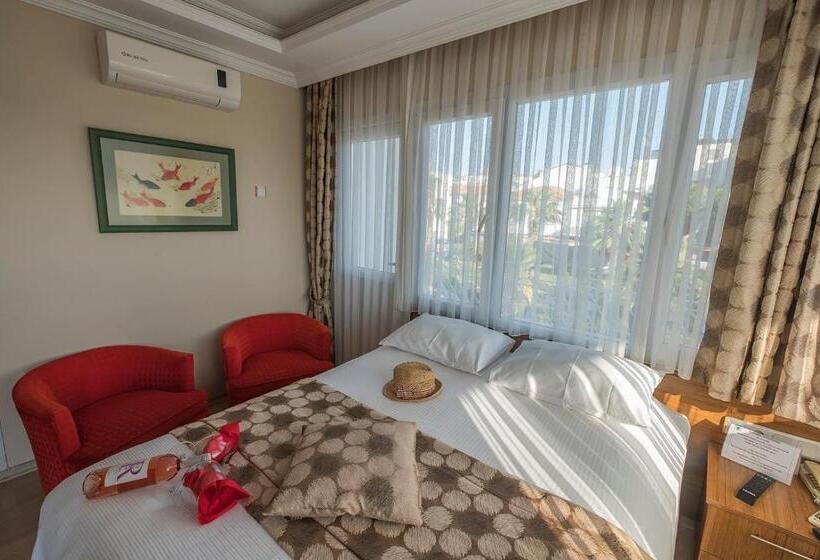اتاق لوکس, Villa Vongole