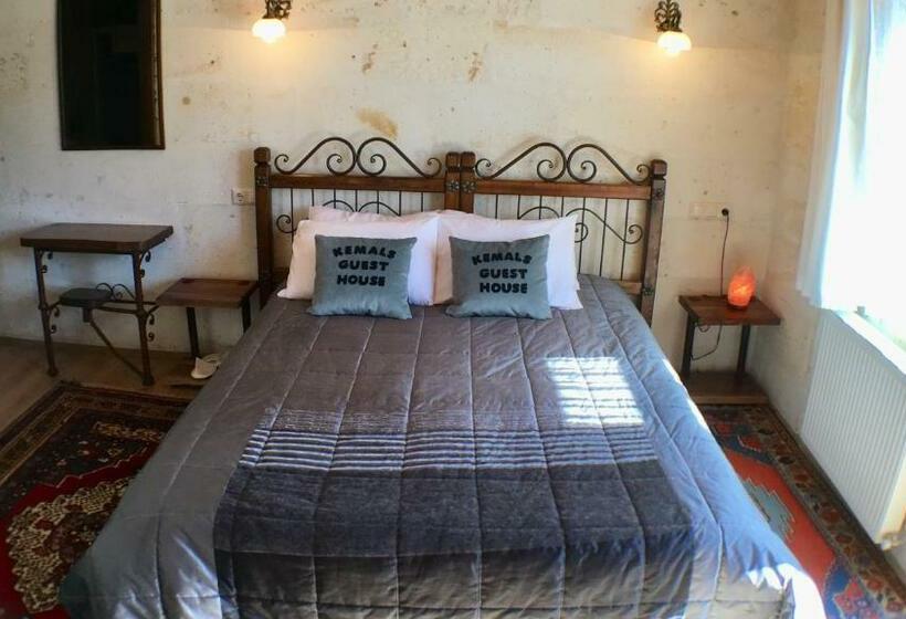Quarto Deluxe, Kemal's Guest House