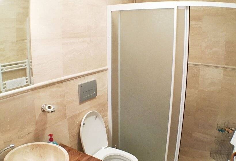 Quarto Deluxe, Kemal's Guest House