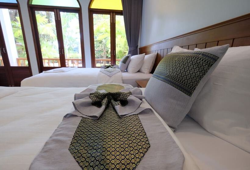 اتاق لوکس با چشم‌انداز باغ, Baan Imm Sook Resort