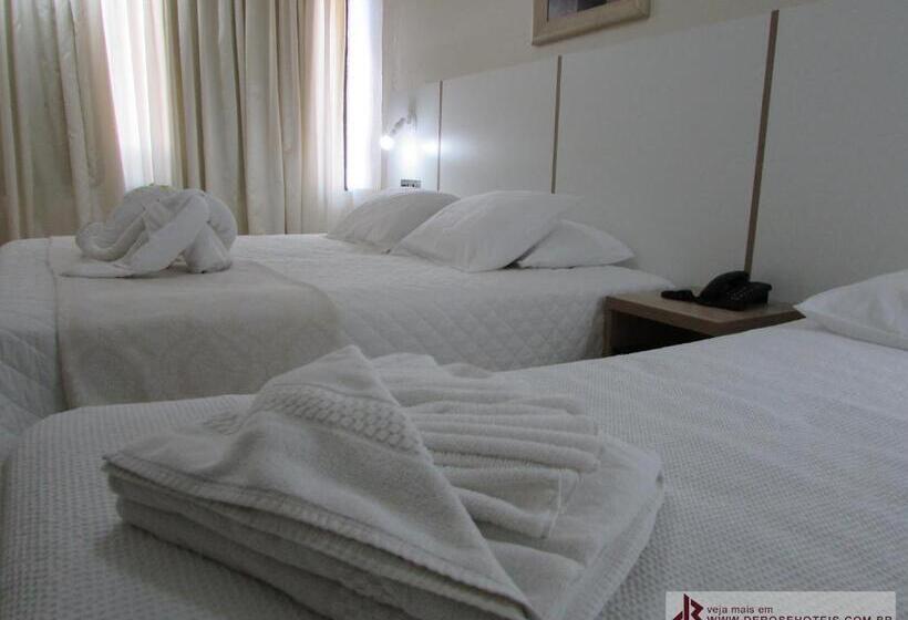 Habitación Cuádruple Superior, De Rose Palace