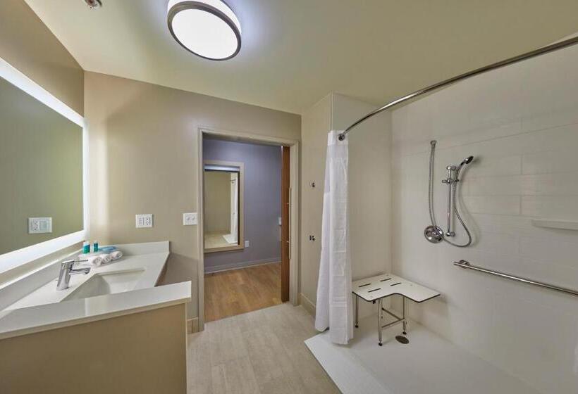 Номер Стандарт Кровать Кинг Адаптированный для Инвалидов, Holiday Inn Express & Suites   Hermiston Downtown, An Ihg