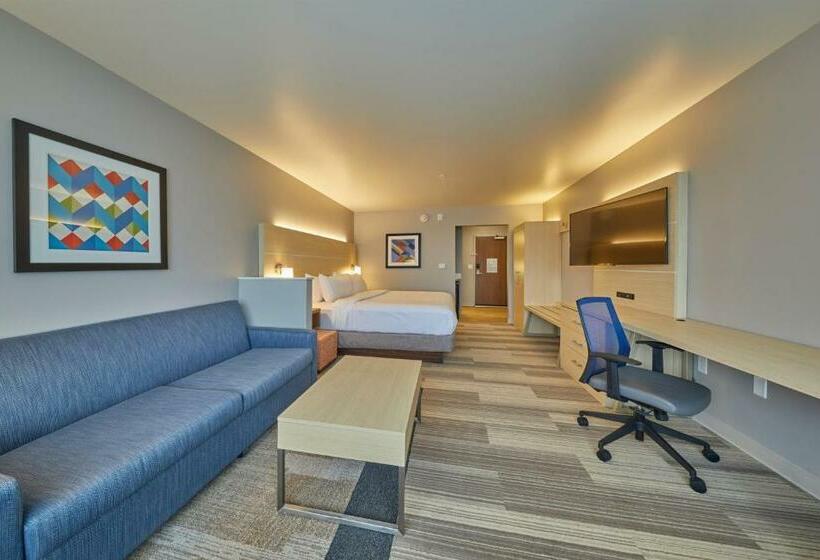 Люкс Кровать Кинг, Holiday Inn Express & Suites   Hermiston Downtown, An Ihg