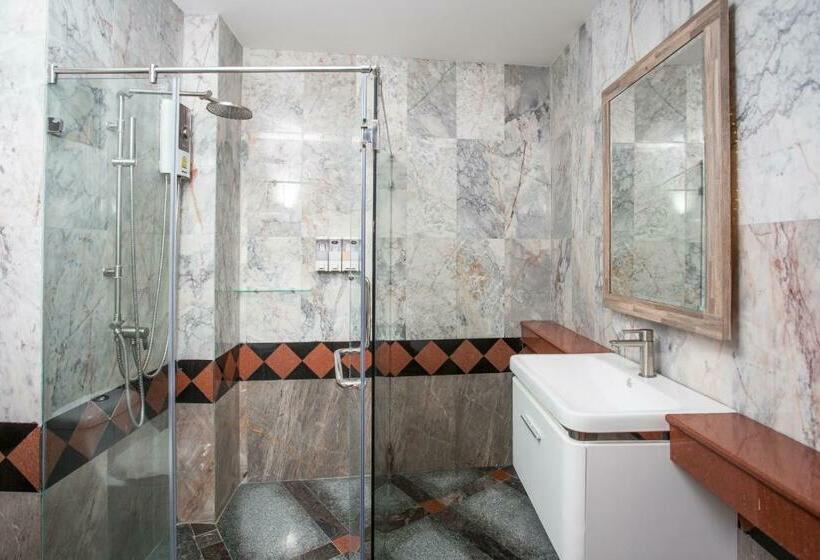 اتاق استاندارد با بالکن, Triple B Boutique Residence