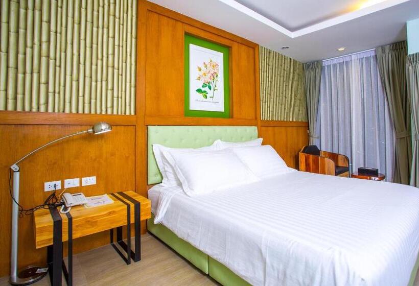 اتاق لوکس با بالکن, Triple B Boutique Residence