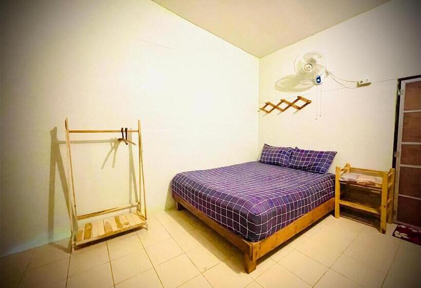 اتاق استاندارد با بالکن, Chiang Dao Hostel