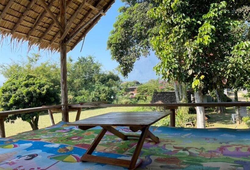 چادر با خدمات رفاهی استاندارد, Chiang Dao Hostel