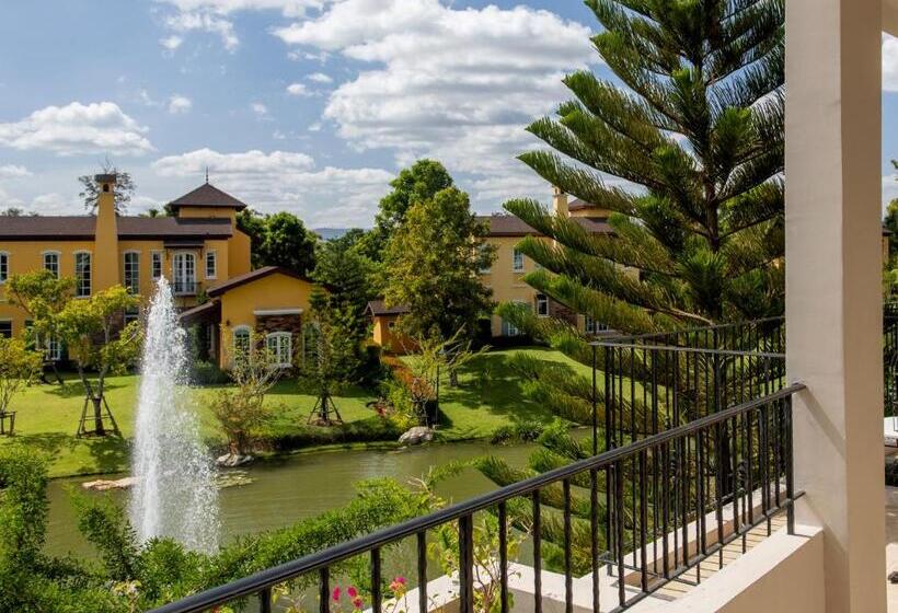Superior room with lake view, U Khao Yai