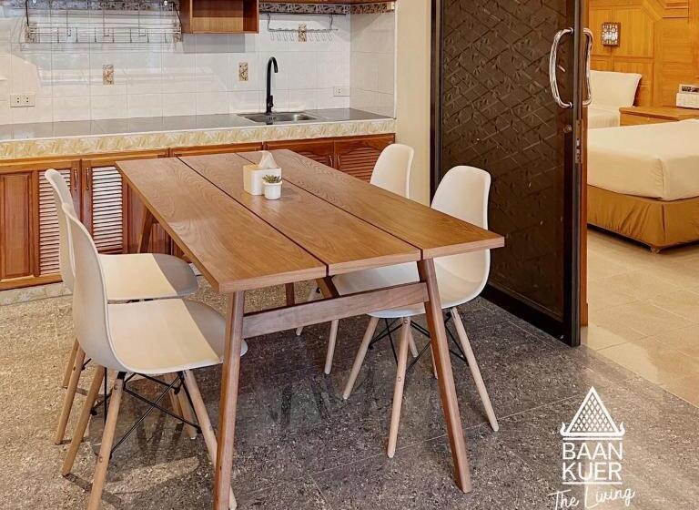 Семейный Номер, บ้านเกื้อ เดอะ ลิฟวิ่ง