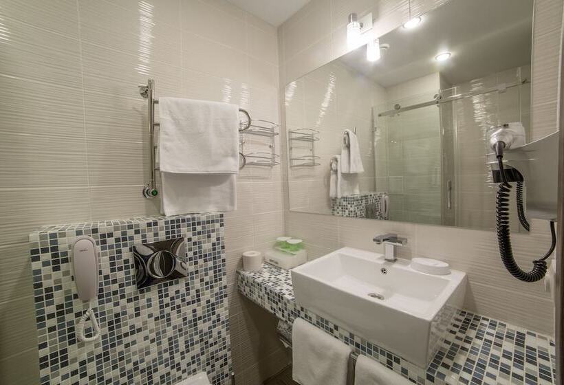 스탠다드 스튜디오, Kamarooms Business Hotel & Spa