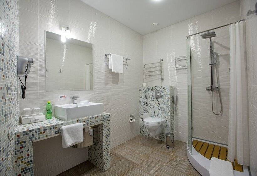 جناح جونيور, Kamarooms Business Hotel & Spa