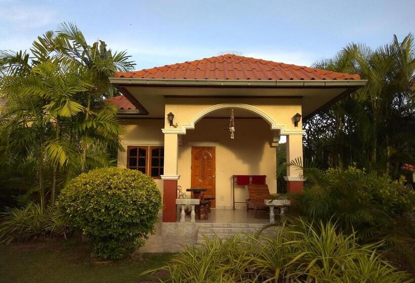 بانگلوی استاندارد, Stella Resort