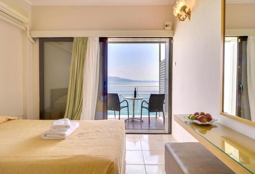 Семейный Номер с Койками, Calamos Beach Family Club