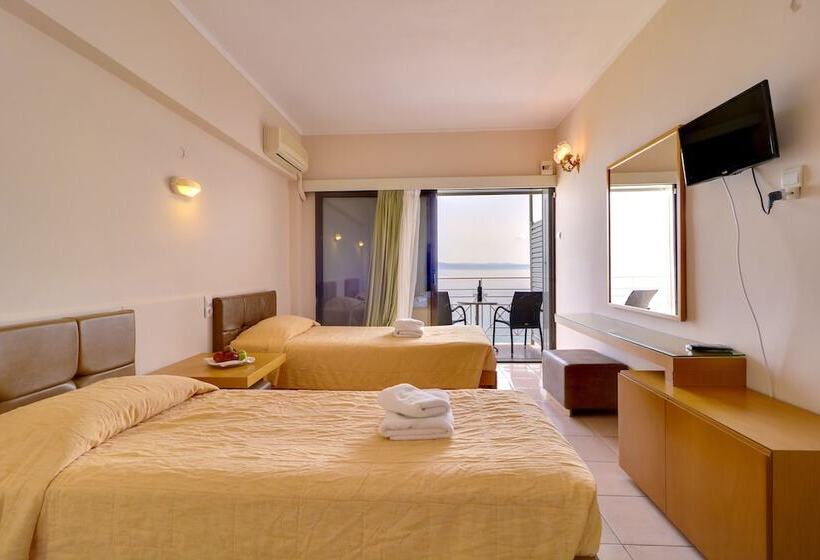 Номер Стандарт Вид на Горы, Calamos Beach Family Club