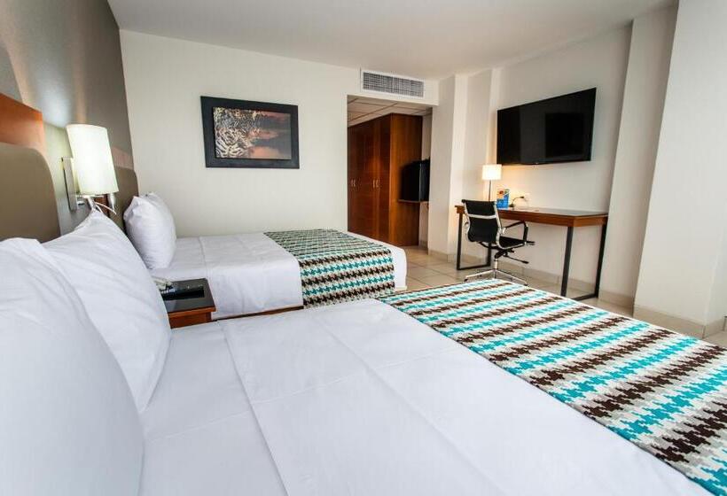 Номер Superior, Costa Del Sol Wyndham Pucallpa