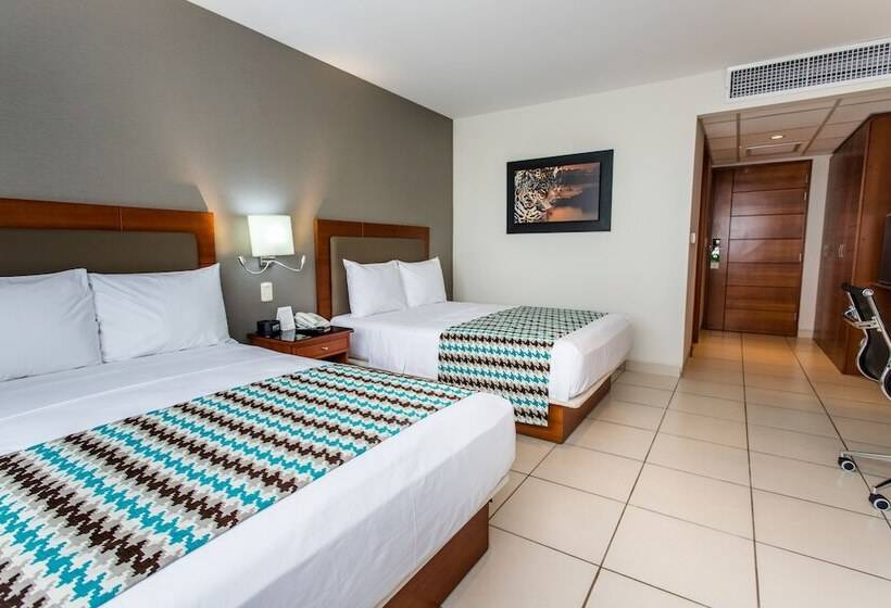 Номер Стандарт, Costa Del Sol Wyndham Pucallpa