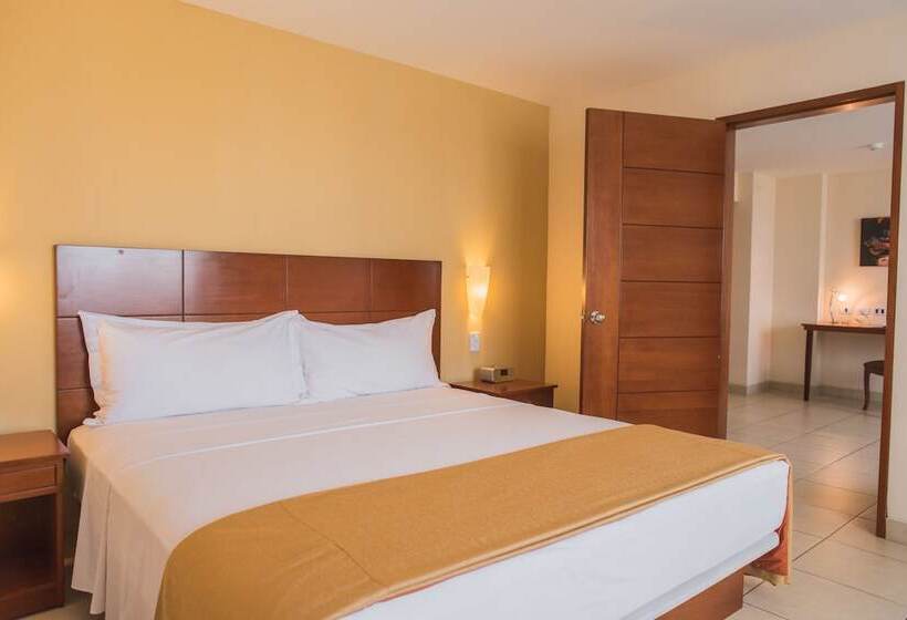 Полулюкс, Costa Del Sol Wyndham Pucallpa