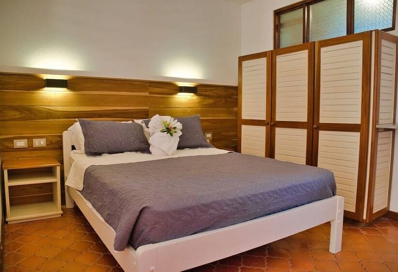 スタンダードトリプルルーム, Samara Pacific Lodge