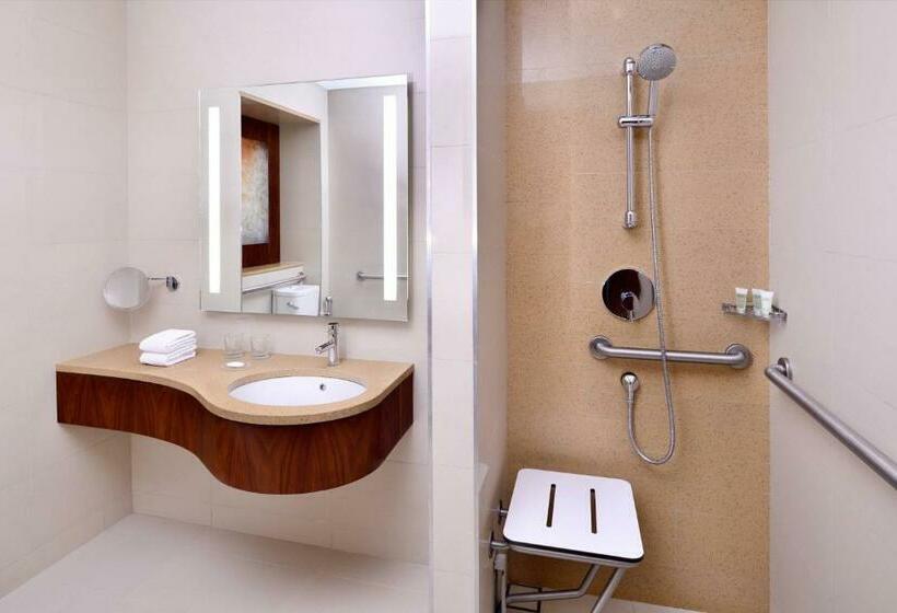 Номер Deluxe Кровать Кинг, Courtyard By Marriott Riyadh Olaya