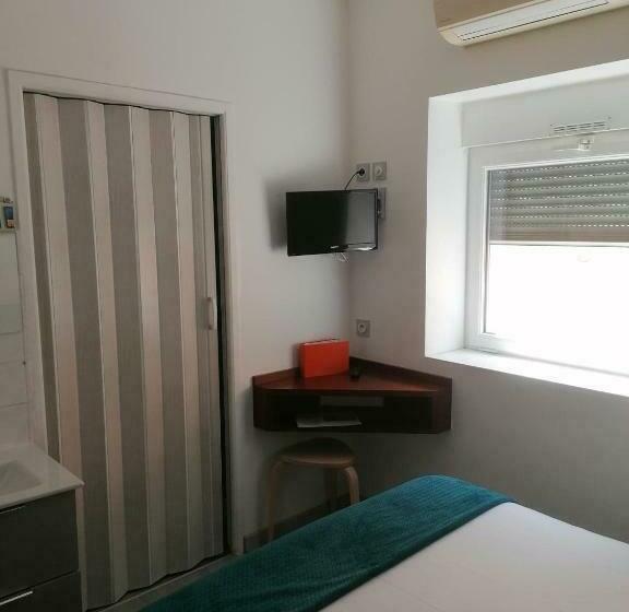 Номер Economy, Hôtel Des Arts Aix