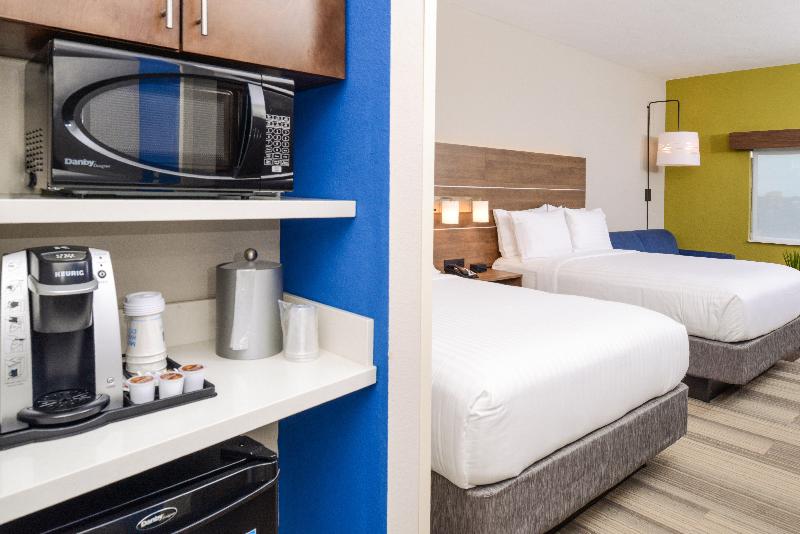 Люкс, Holiday Inn Express & Suites   St. Petersburg   Madeira Beach, An Ihg