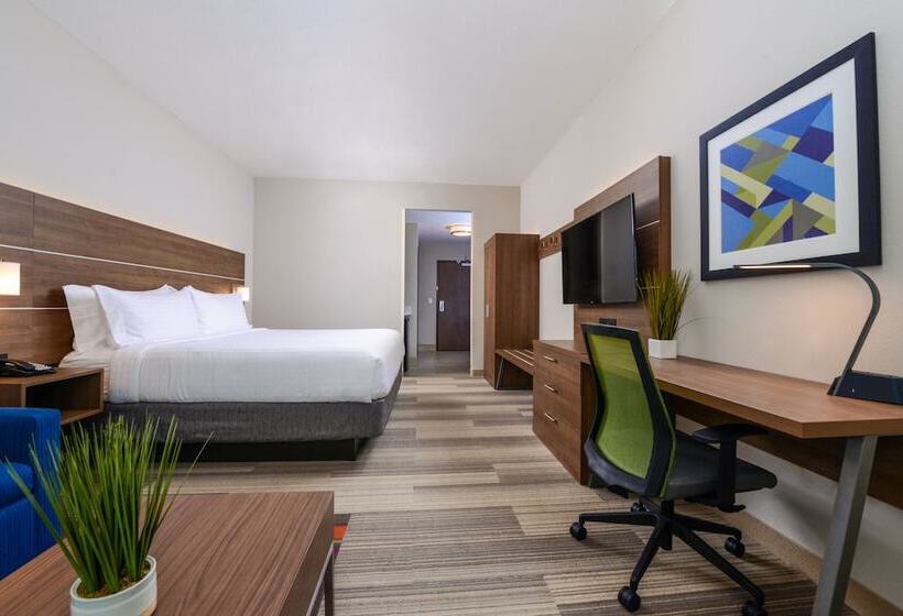 Люкс, Holiday Inn Express & Suites   St. Petersburg   Madeira Beach, An Ihg