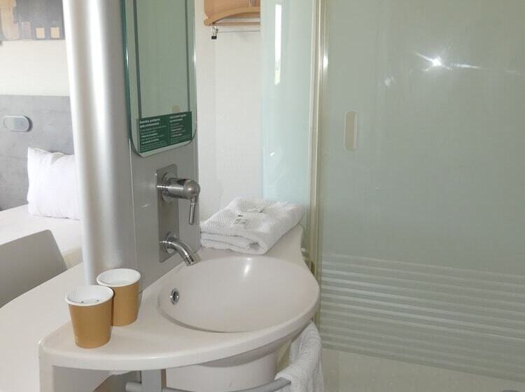 Номер Стандарт Трехместный, Ibis Budget Istres Trigance