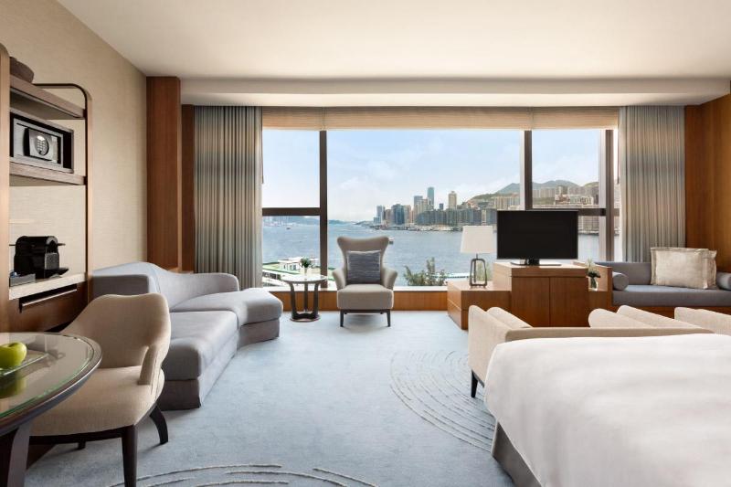 Club Room King Bed, Kerry Hotel, Hong Kong