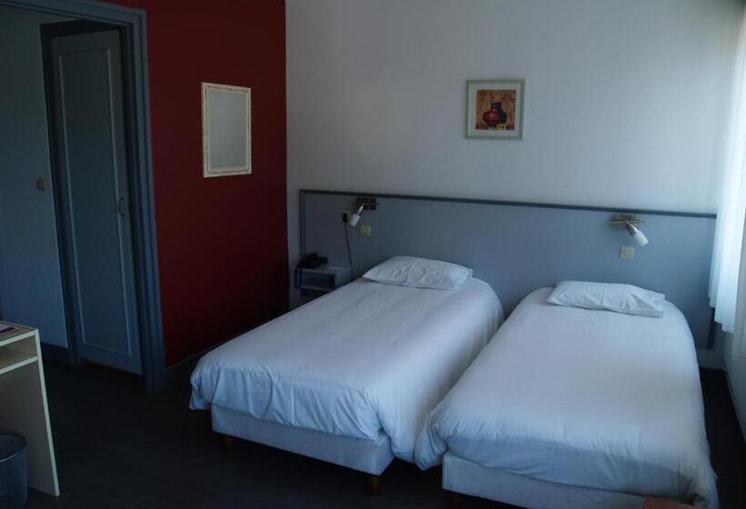 اتاق استاندارد سه نفره, Le Relais Vauban