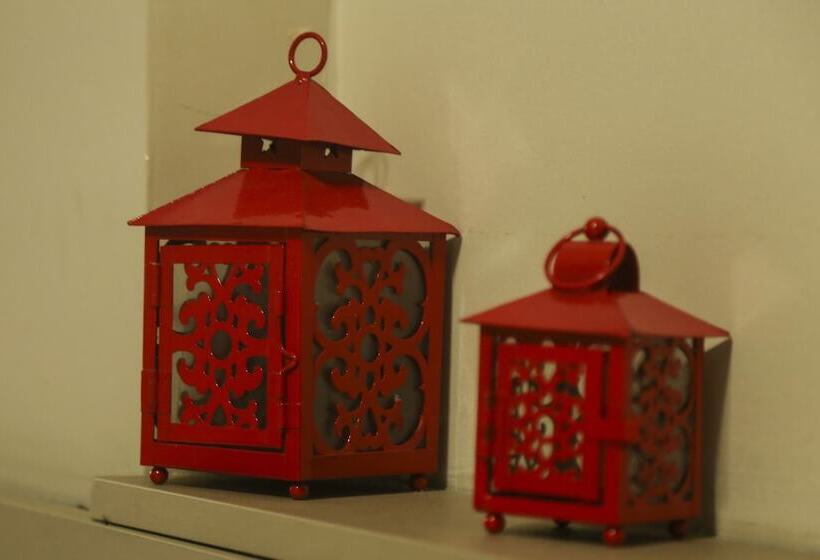 디럭스 룸, Santo Graal